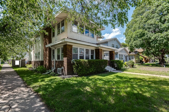 front view along Bryant - 4656 Bryant Ave S Unit #1