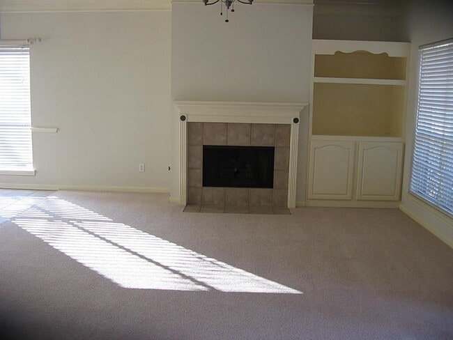 Photo - 6535 Woodland Oaks