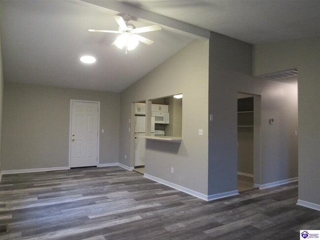 Photo - 101 E Airview Dr