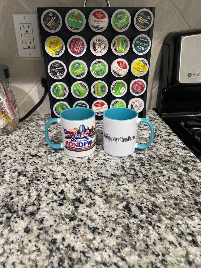 Building Photo - 1703 Monaco Dr