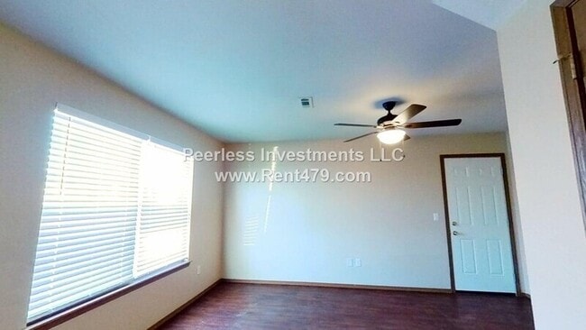 1043-B Vale St