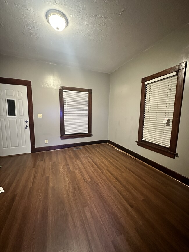 Photo - 1169 Nelson St