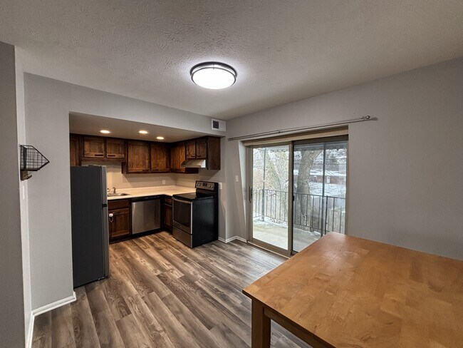 Photo - 307 Elmead Ct Unidad 2009