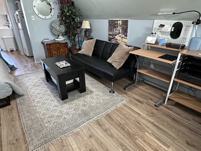 Photo - 107 Manitoba Ave W Unidad 3