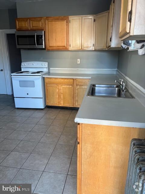 Building Photo - 708 Kohn St Rental