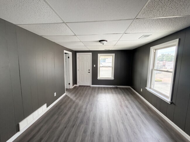 1136 Atkins St Unit 2