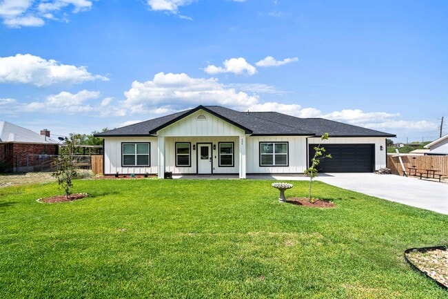 Photo - 204 Shadow Mountain Dr