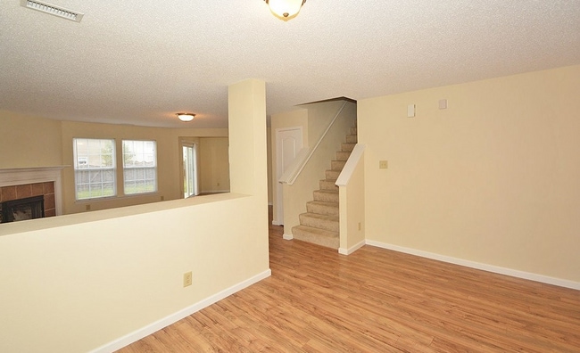 Photo - 15282 Beam St