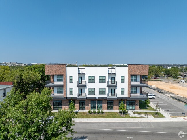 Photo - Lexington at West Boyce