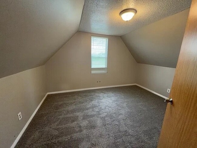 Photo - 1233 Williams St