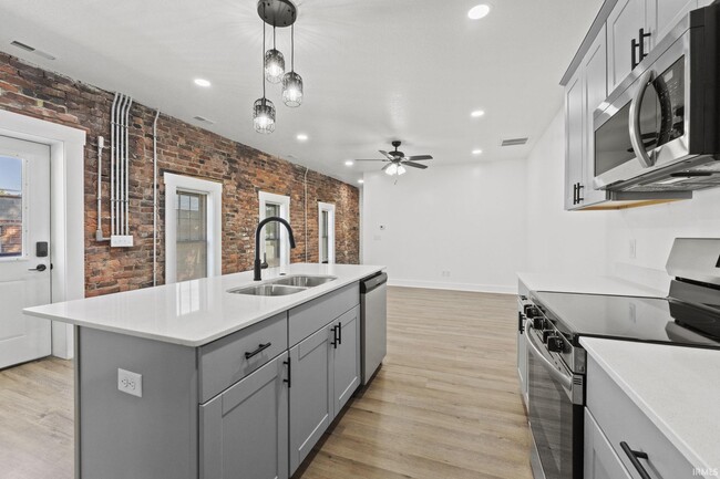 Photo - 420 W 4th St Apartment Unit 100-200-