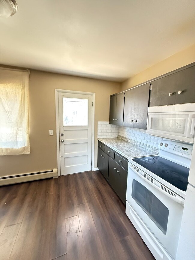 2 bedroom in the heart of Denver! 1 month ... - 2 bedroom in the heart of Denver! 1 month ... Apartment Unit 5260