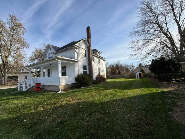 Photo - 428 Ideal St