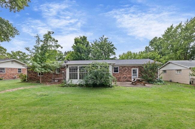 Photo - 206 Joan Ave