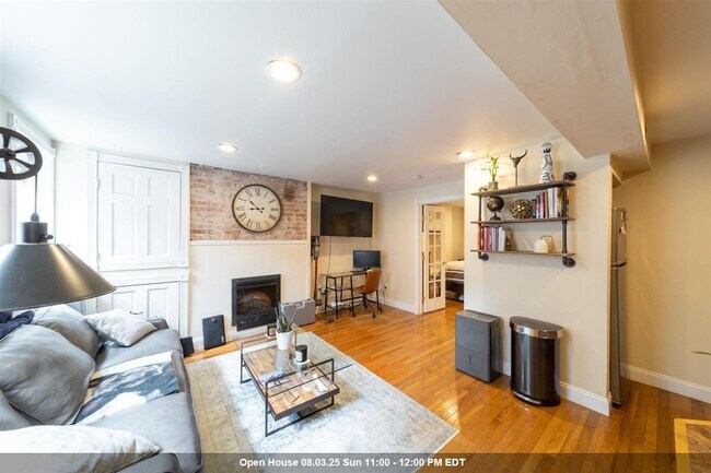 Building Photo - 236 1st St Unit 1 Rental