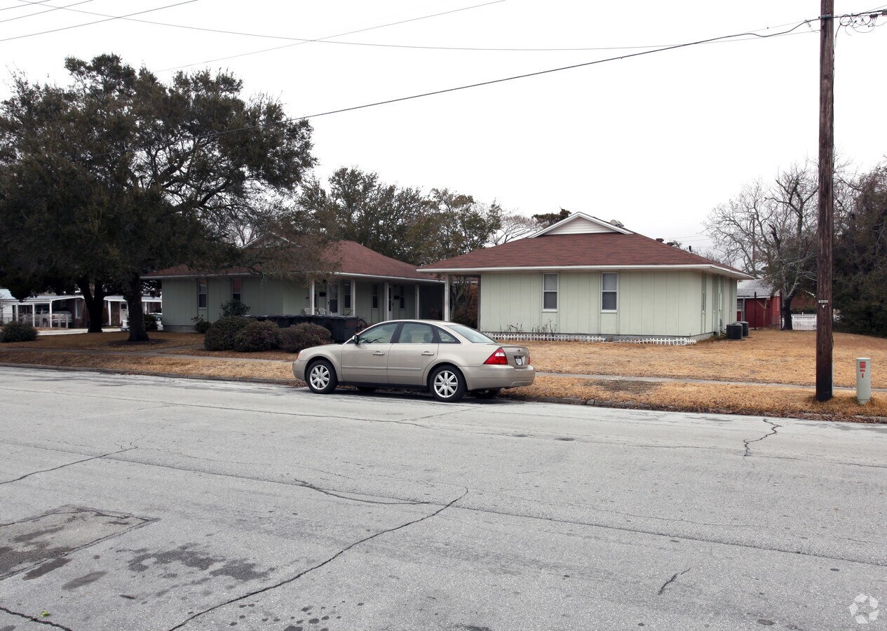 Photo - 701-705 1/2 Broad St