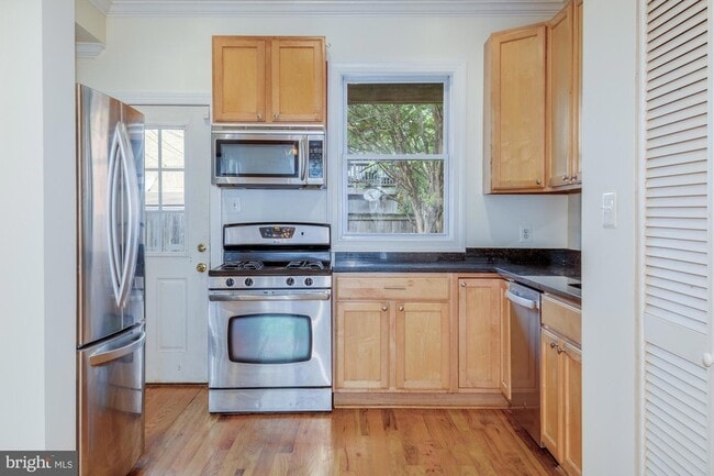Photo - 1426 Duncan St NE