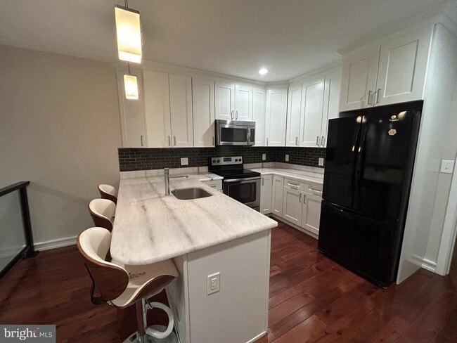 Building Photo - 1323 N 7th St Unit 2