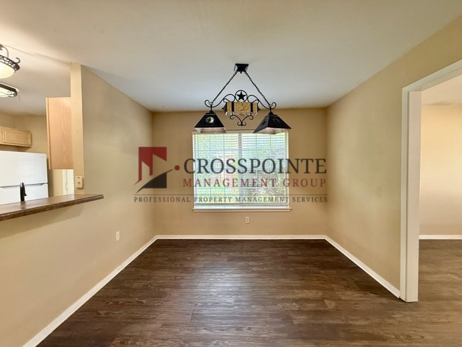 Photo - 211 Willowbrook Ln