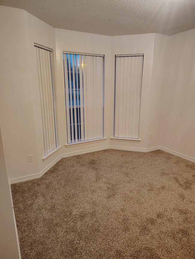 Bedroom #3 / Office - 574 Rough Leaf Ln