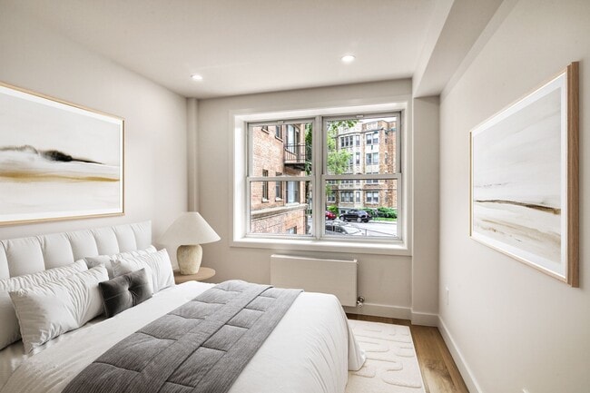 Photo - 10 Av. Rosemount Unit 107