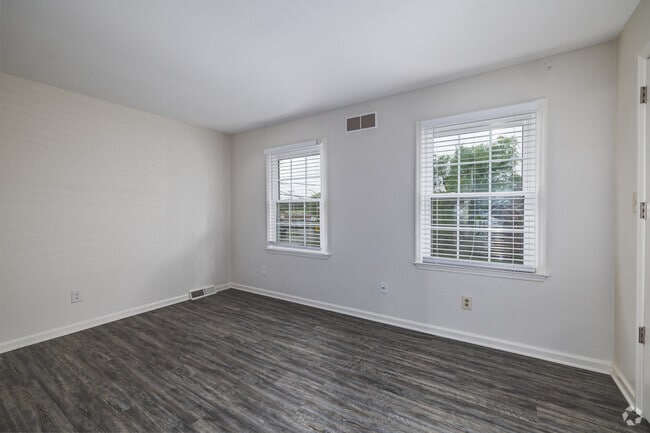 2BR, 2BA - 1,100SF - Second Bedroom