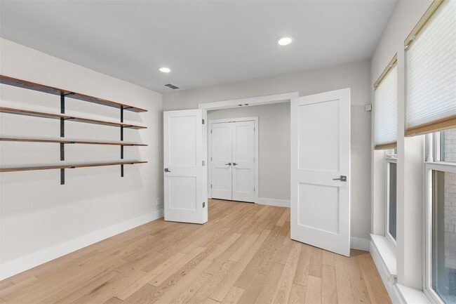 Photo - 5405 Fairmont Cir