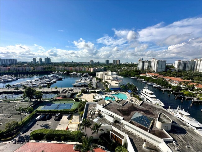 Building Photo - 19707 Turnberry Way Unit 15B