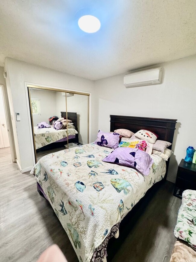 Photo - MOVE IN SPECIAL!!! $100 OFF THE RENT FOR THE 1ST 4 MONTHS!  SPACIOUS 2 BEDROOM / 1 BATHROOM.LARGE...