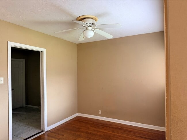 Photo - 5343 Beechnut St
