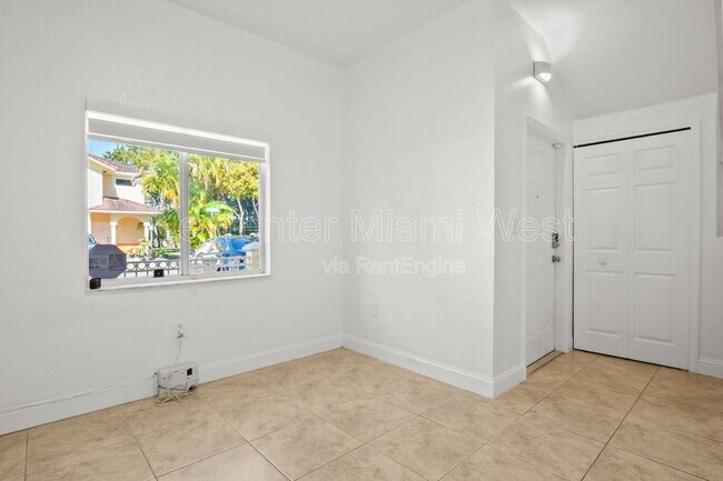 Photo - 7422 NW 182nd St