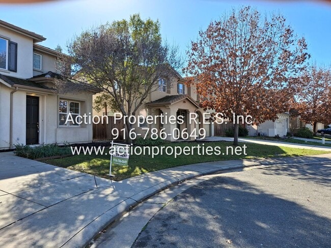 Photo - Lincoln Crossing, 2 Story 4 Bedroom, 2.5 bath, 2225sqft, Access to Clubhouse Pool & Amenities, Cu...