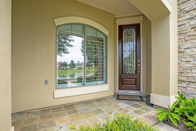 Photo - 2043 Palm Forest Ln