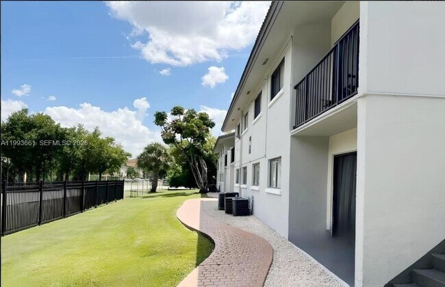 Photo - 7200 NW 179th St Unit 303