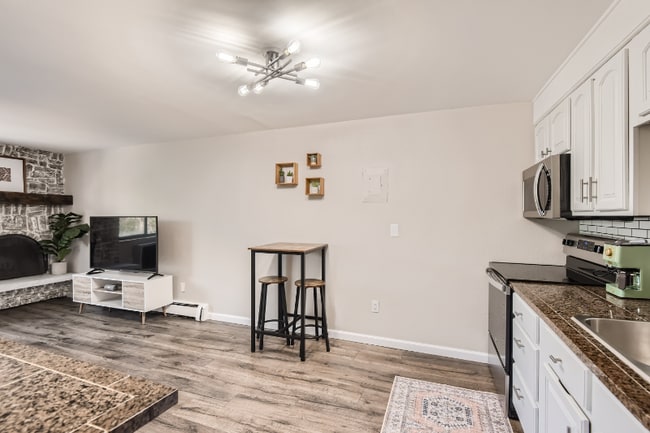 Photo - 1008 Corona St