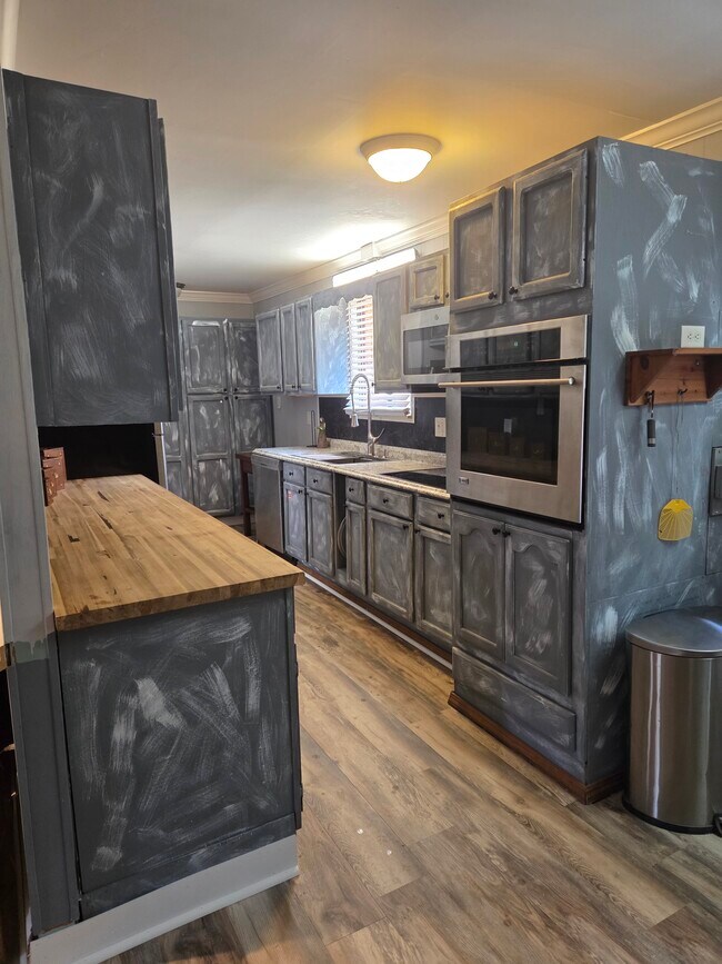 Photo - 1748 Paulas Huskey Cir