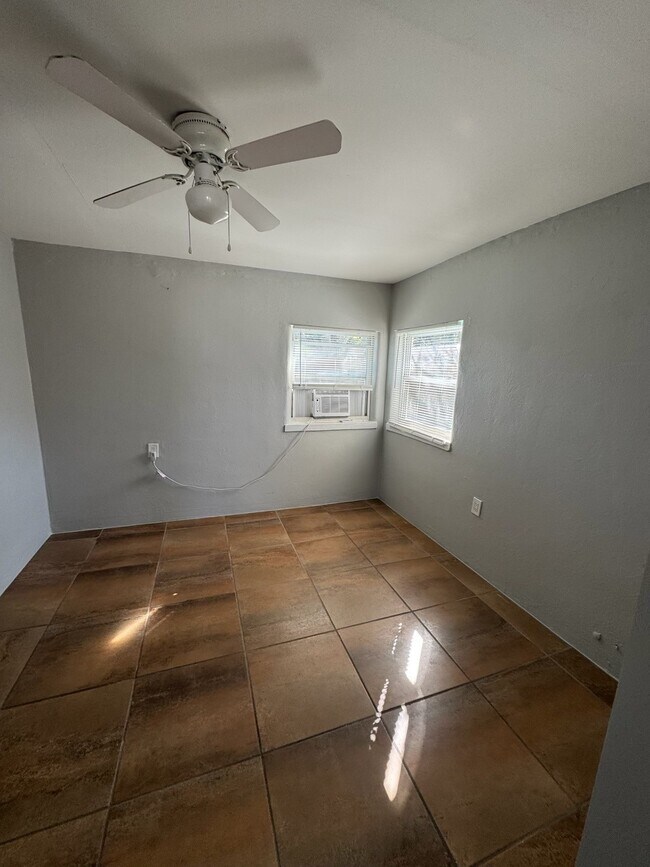 Photo - 2228 2nd Ave E Unidad C