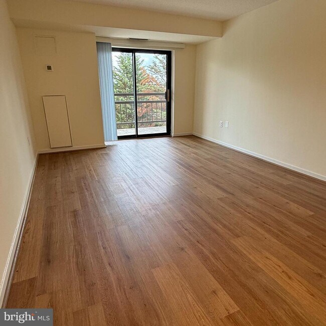 Photo - 2111 Wisconsin Ave NW Unit 319