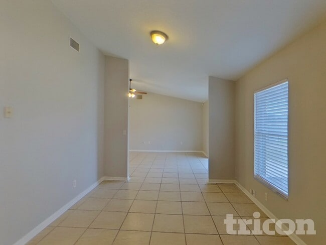 Photo - 1811 14th St W