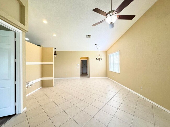 Photo - 8654 Lineyard Cay-