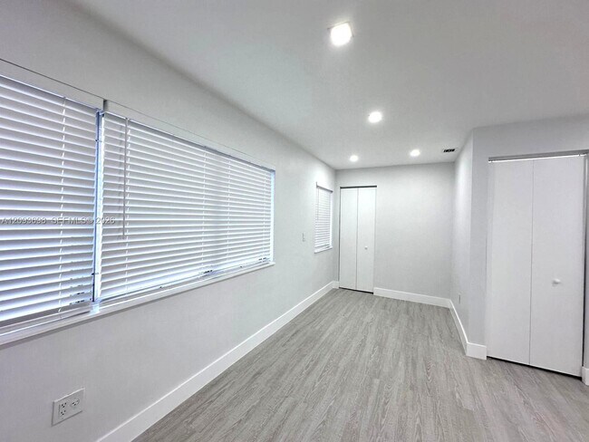 215 Zamora Ave Unit 9
