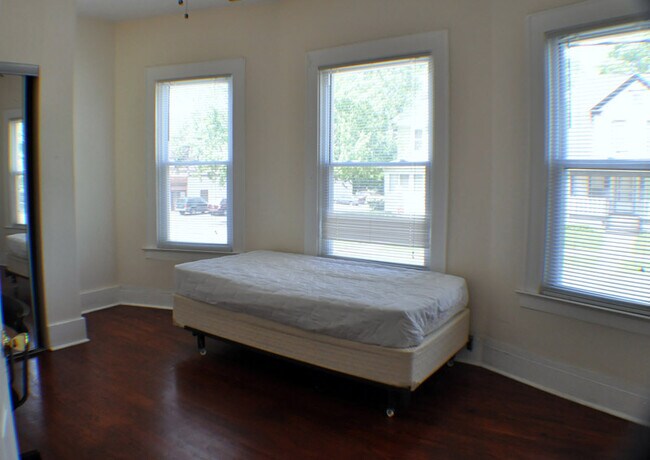 Photo - 301 Maple St Unit 1