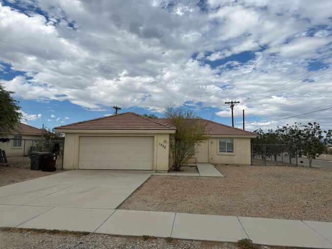 1332 Persimmon Ave