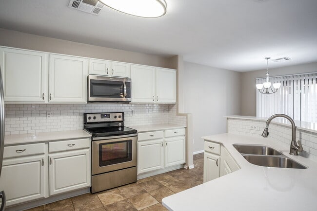 Photo - 10952 W Elm St