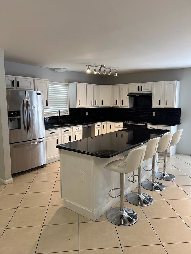 Photo - 2417 Sundy Ave