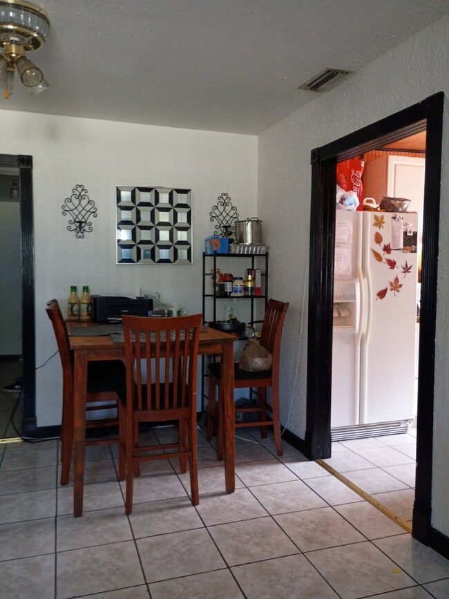 Photo - 6434 Mockingbird Ln S