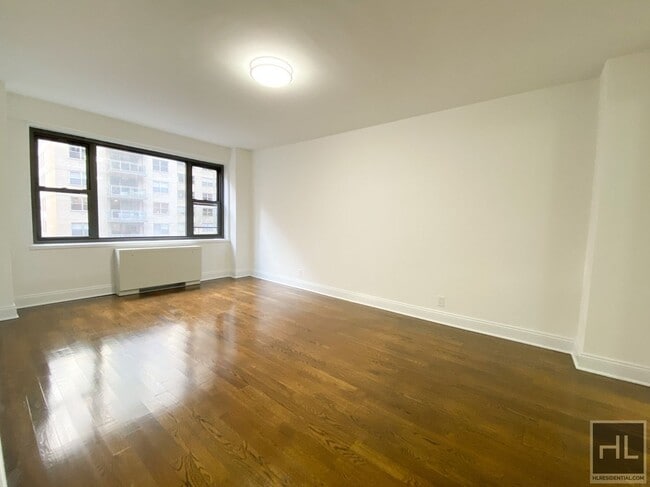 Photo - EAST 56 STREET Unidad 12K