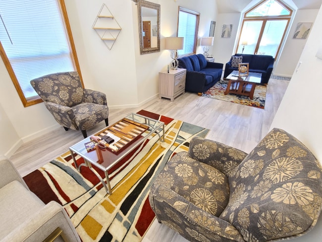 Photo - 547 NE 27th St