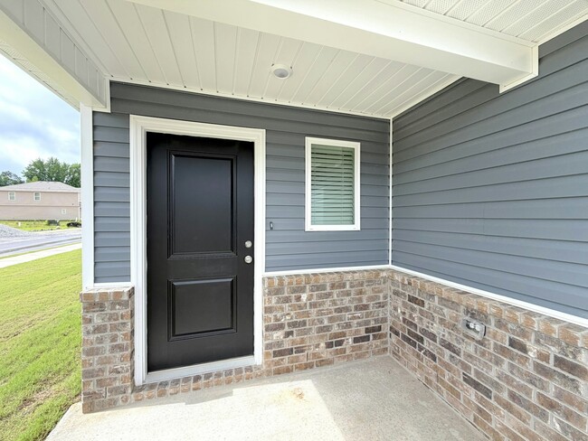 Photo - 155 Challenger Way
