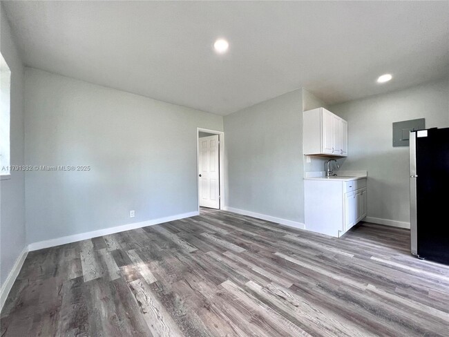 Photo - 2901 NW 18th St Apartamento Unidad 32